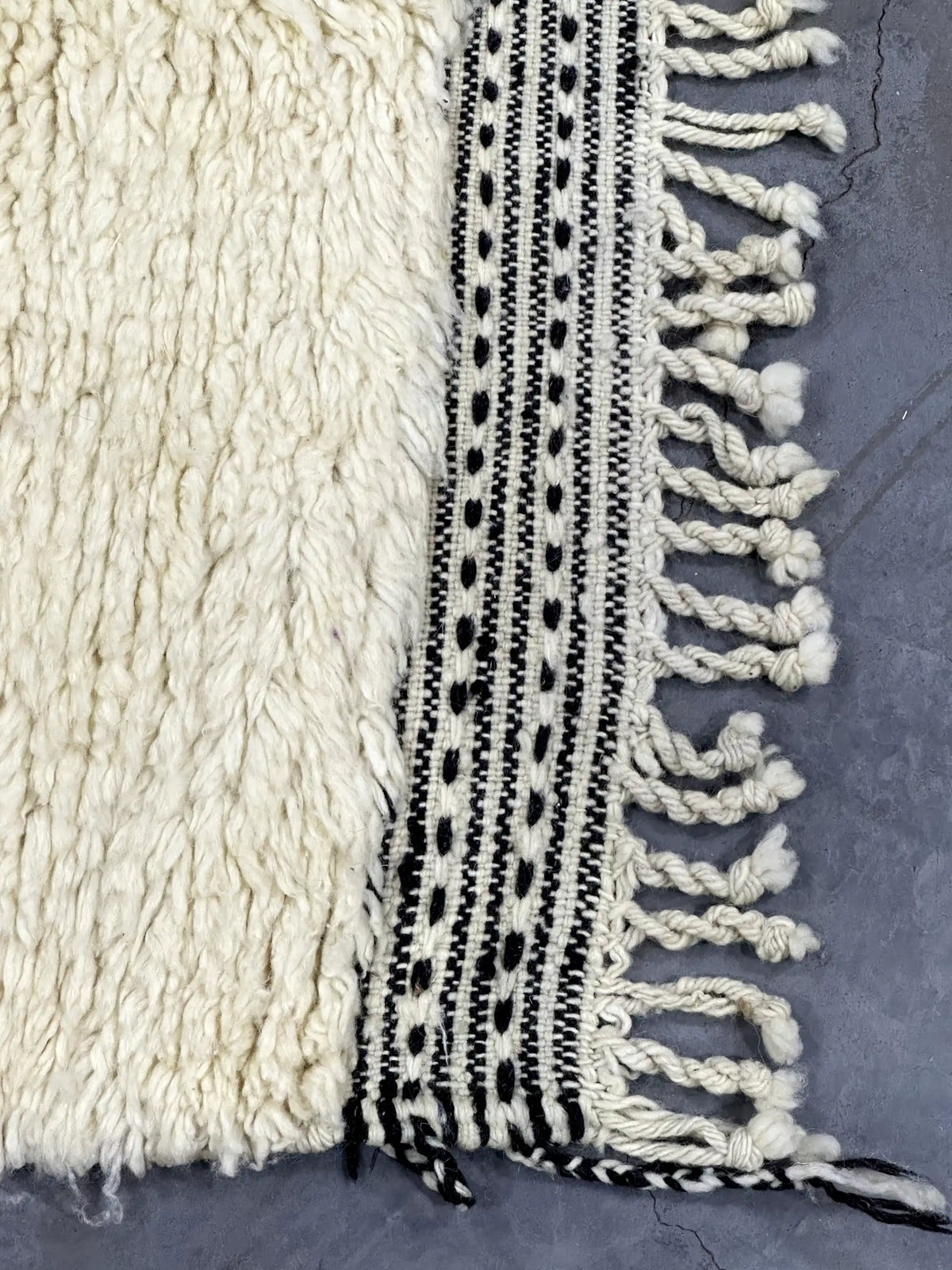 Qercha Vintage Mrirt Rug <br> 255 x 140 CM