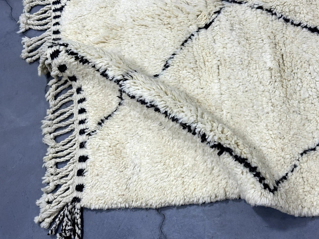 Qaneeb Vintage Mrirt Rug <br> 250 x 145 CM
