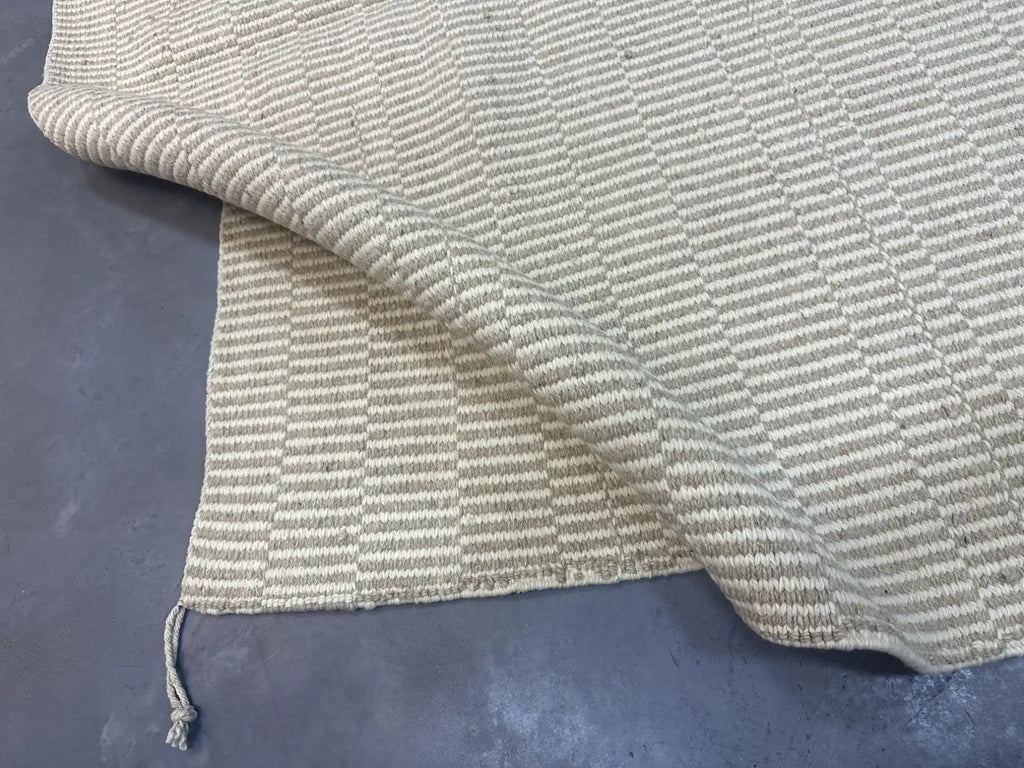 Henina Hanble Kilim Rug <br> 300 x 200 CM
