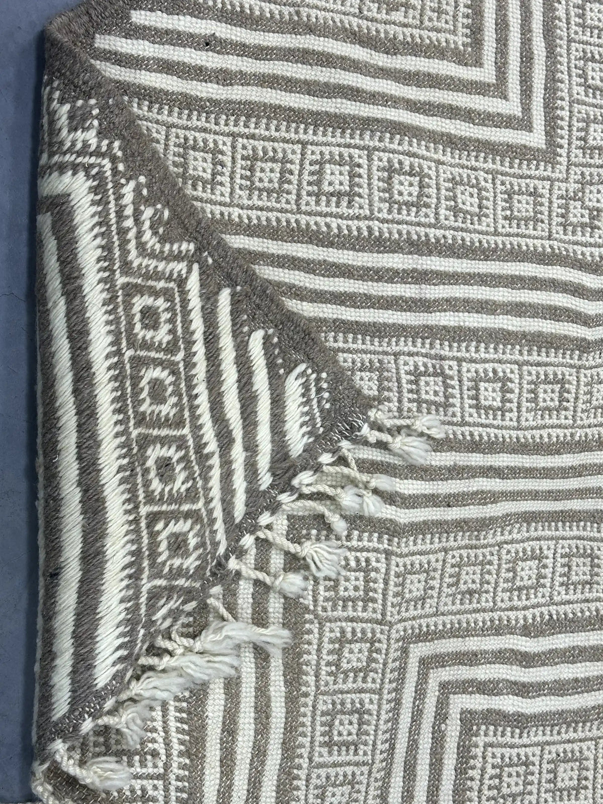 Rebeha Hanble Kilim Rug <br> 310 x 200 CM