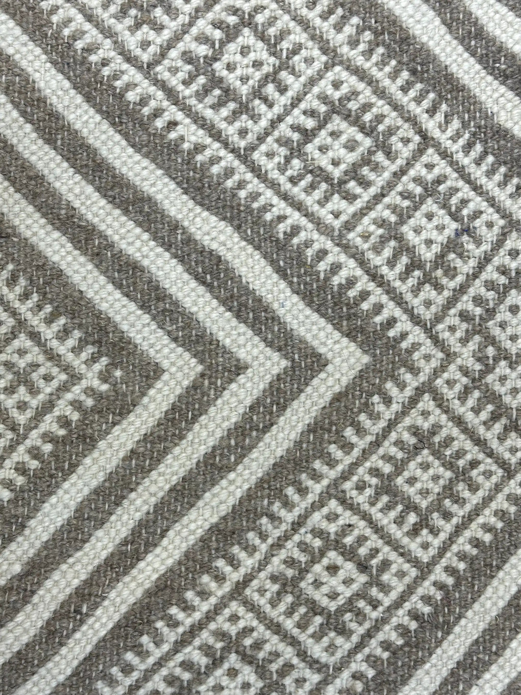 Rebeha Hanble Kilim Rug <br> 310 x 200 CM